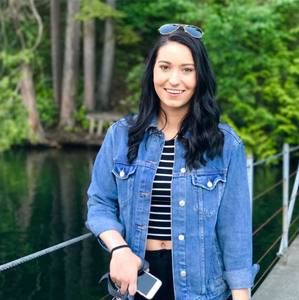 Meet your Posher, Cassandra